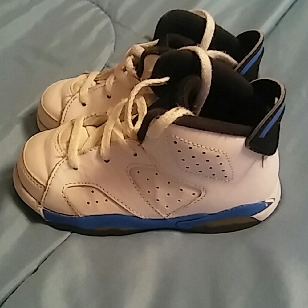 Shoes - Picture 2 of 2